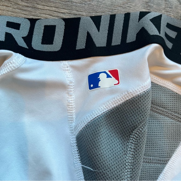 Nike Pro Hyperstrong Men's White Compression Baseball Shorts Size Small - Picture 3 of 4